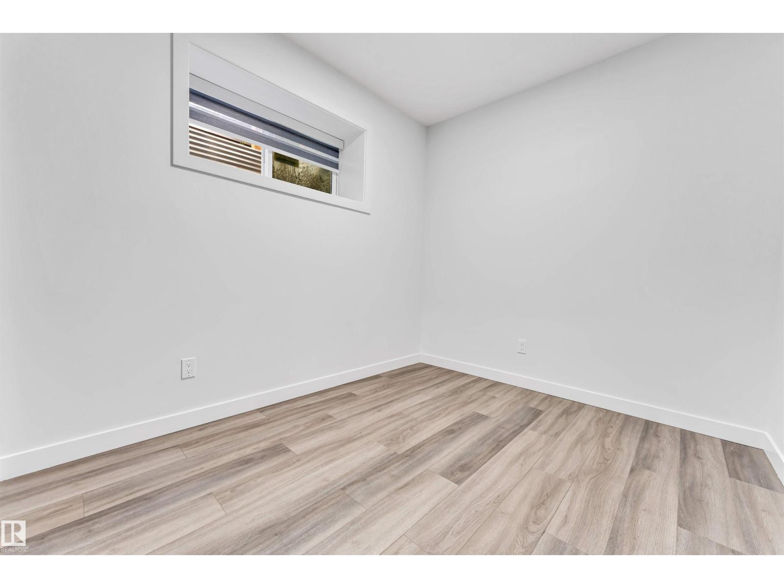 6075 180 AV NW - 32