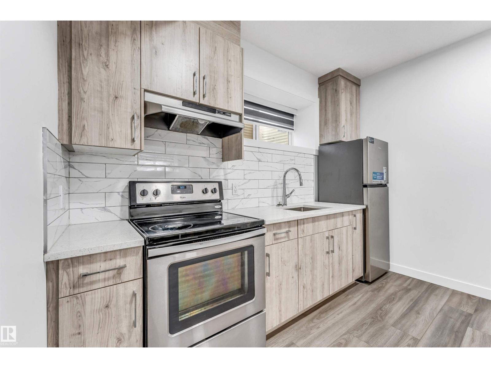 6075 180 AV NW - 30