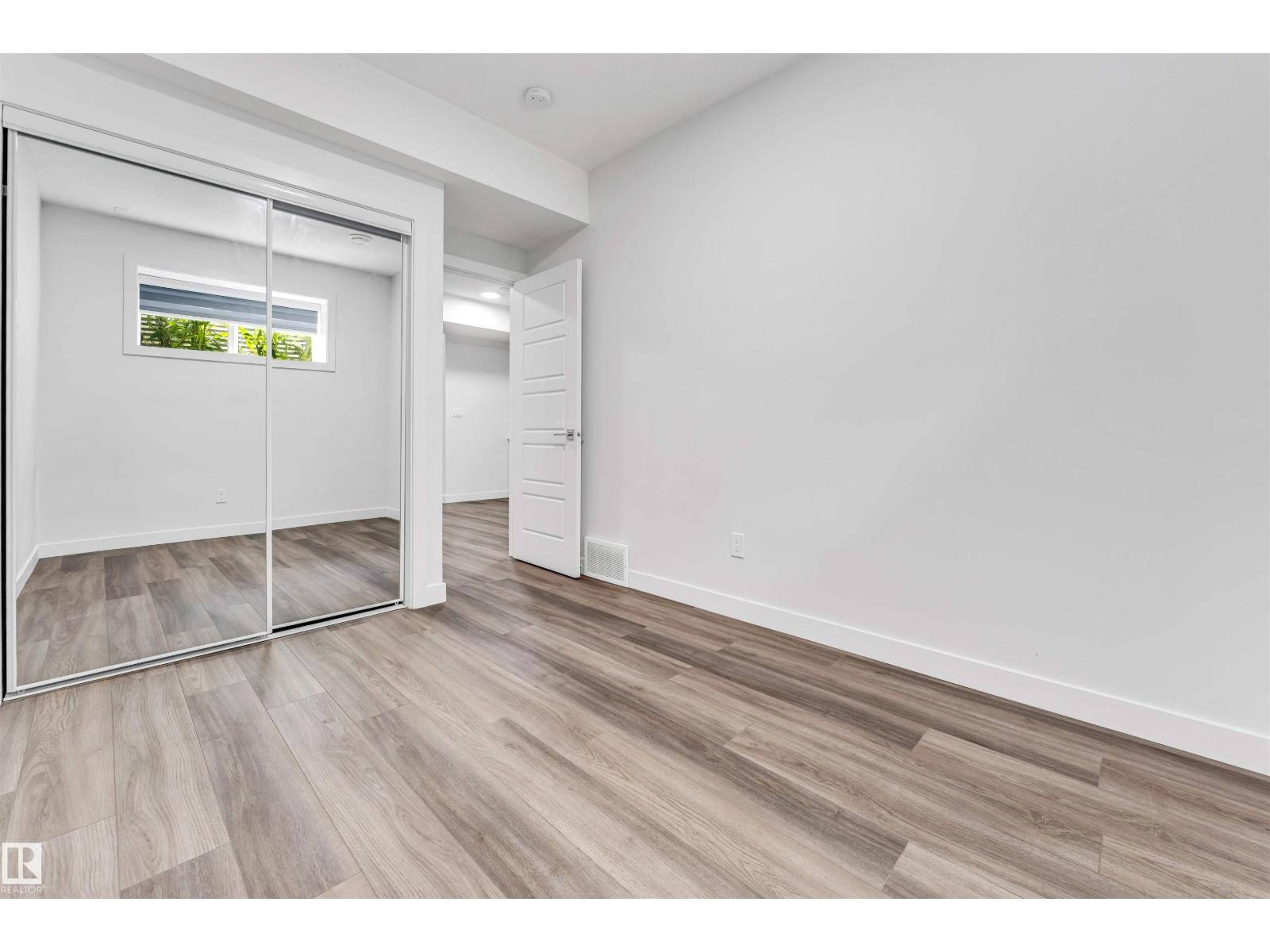 6075 180 AV NW - 33