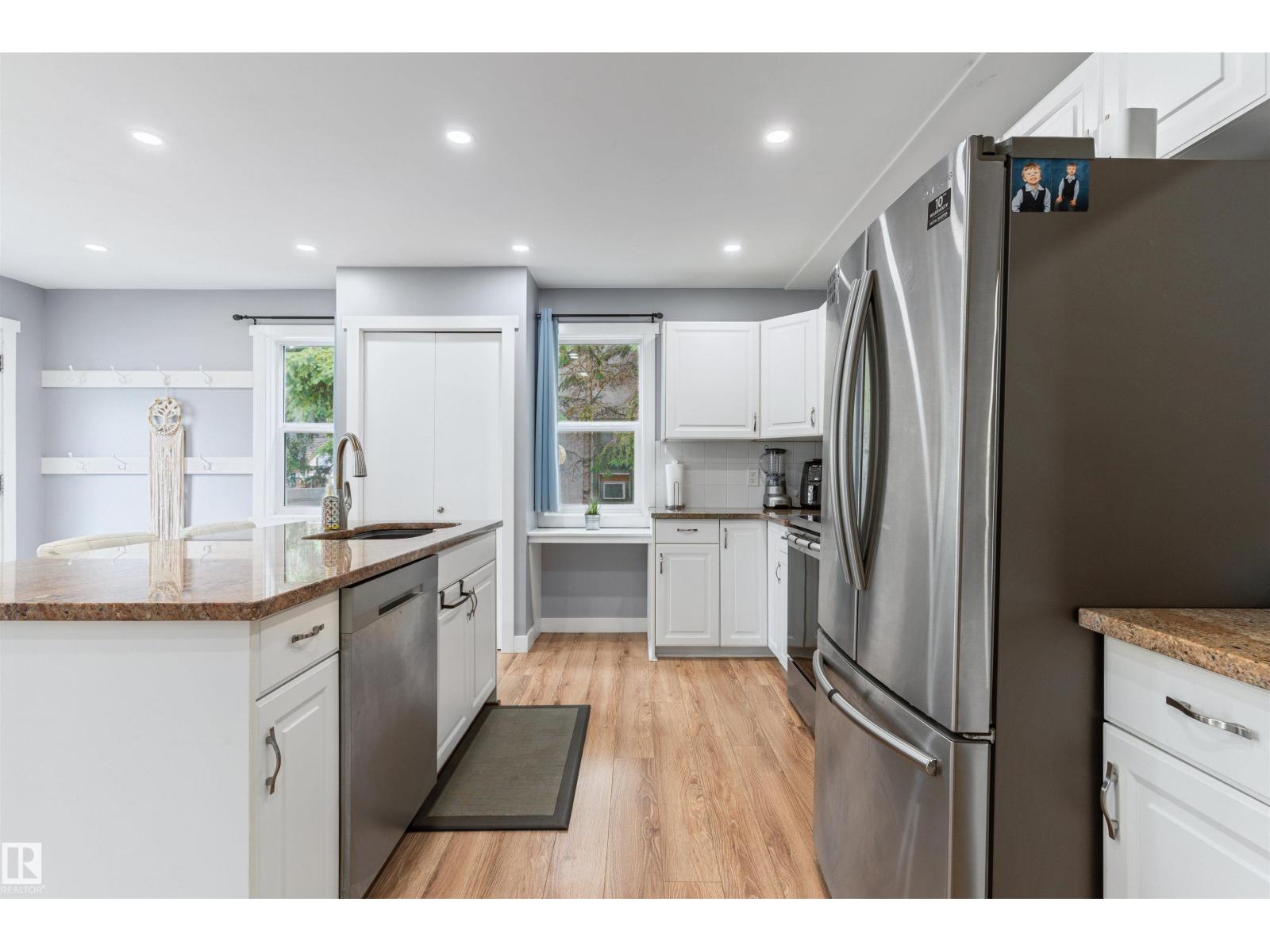 5019 49 ST - 8