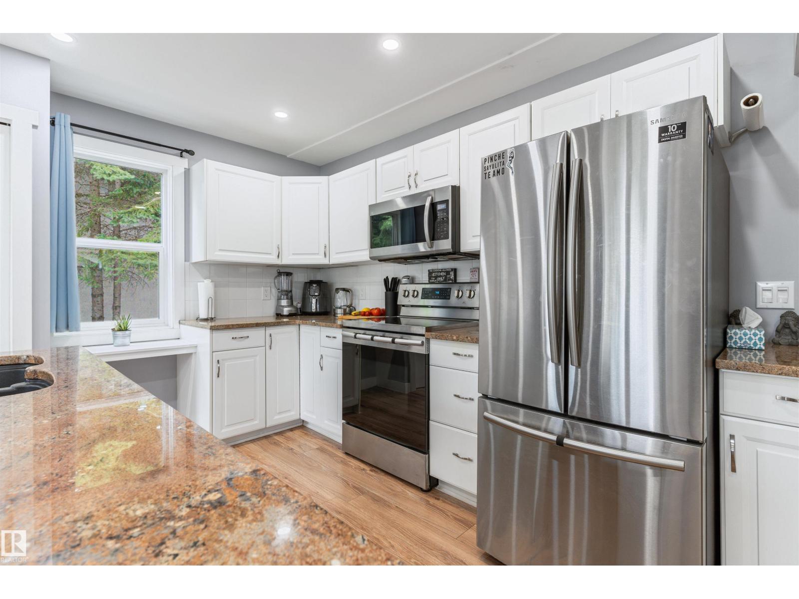 5019 49 ST - 9