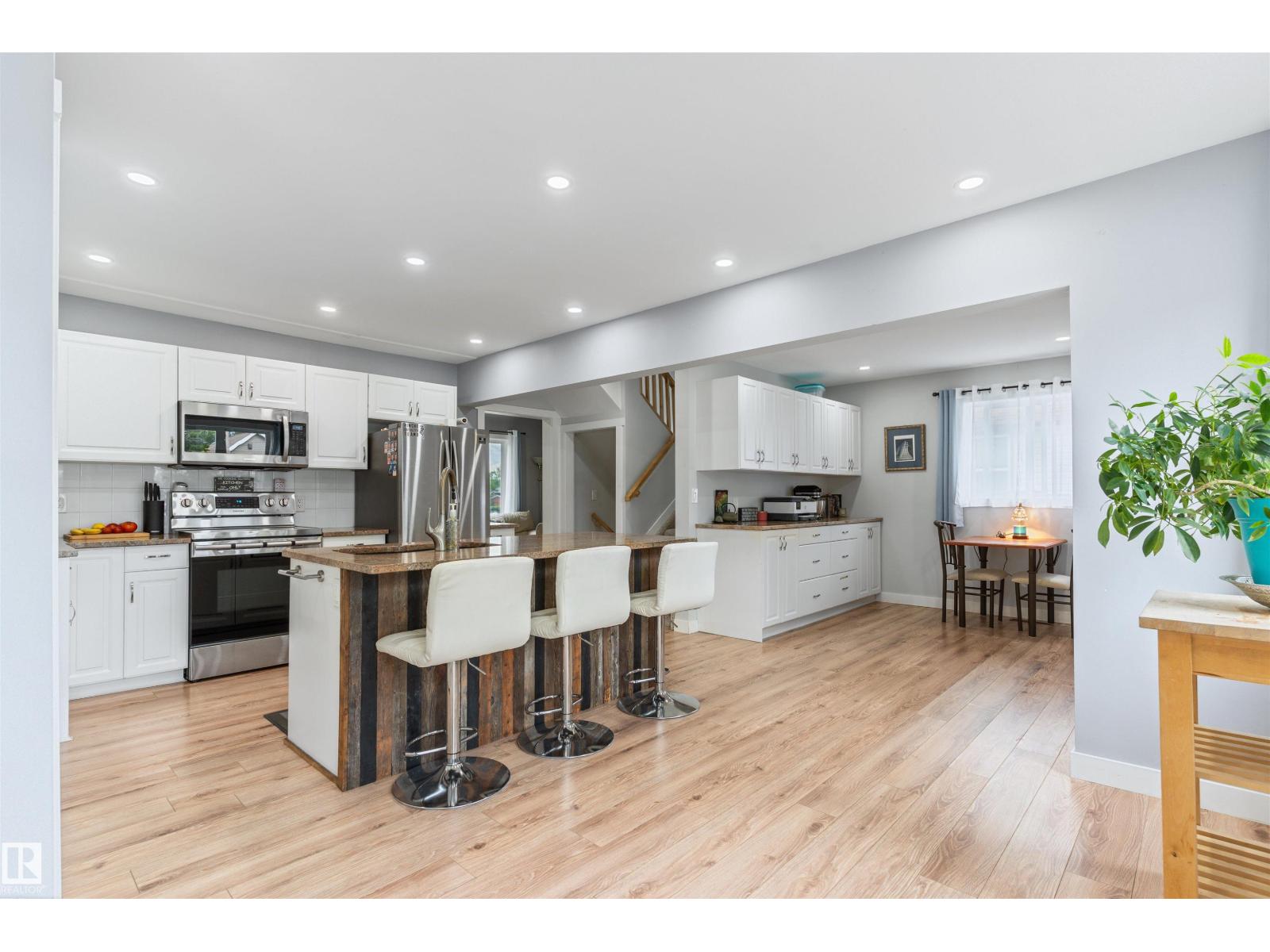 5019 49 ST - 13