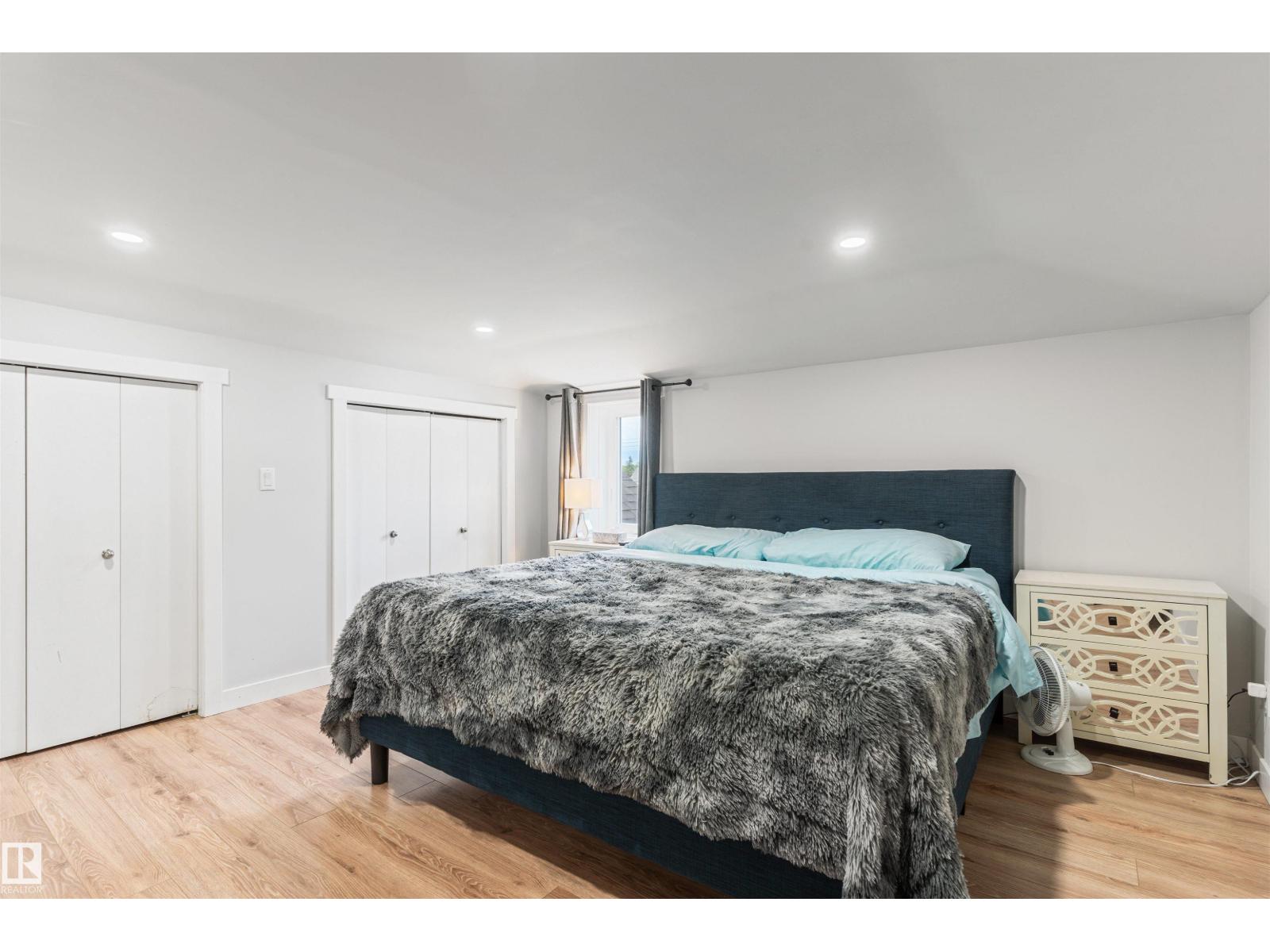 5019 49 ST - 19