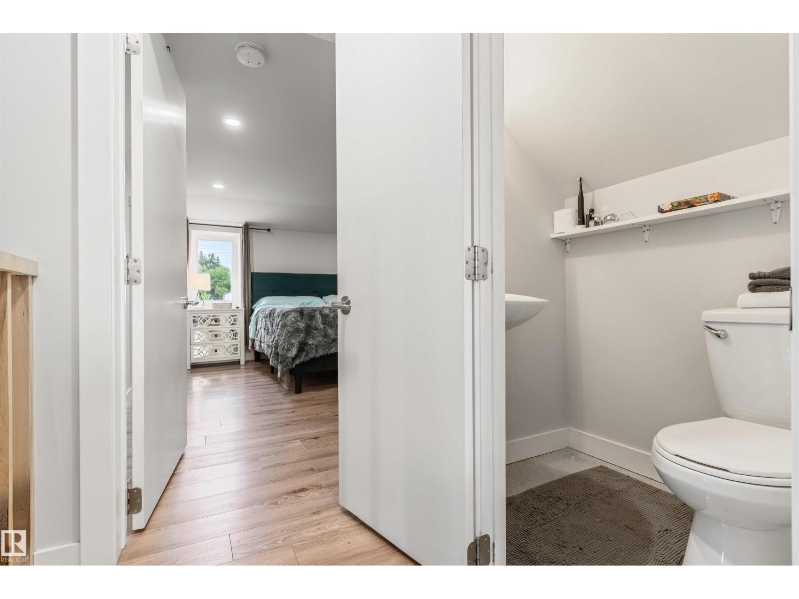 5019 49 ST - 21