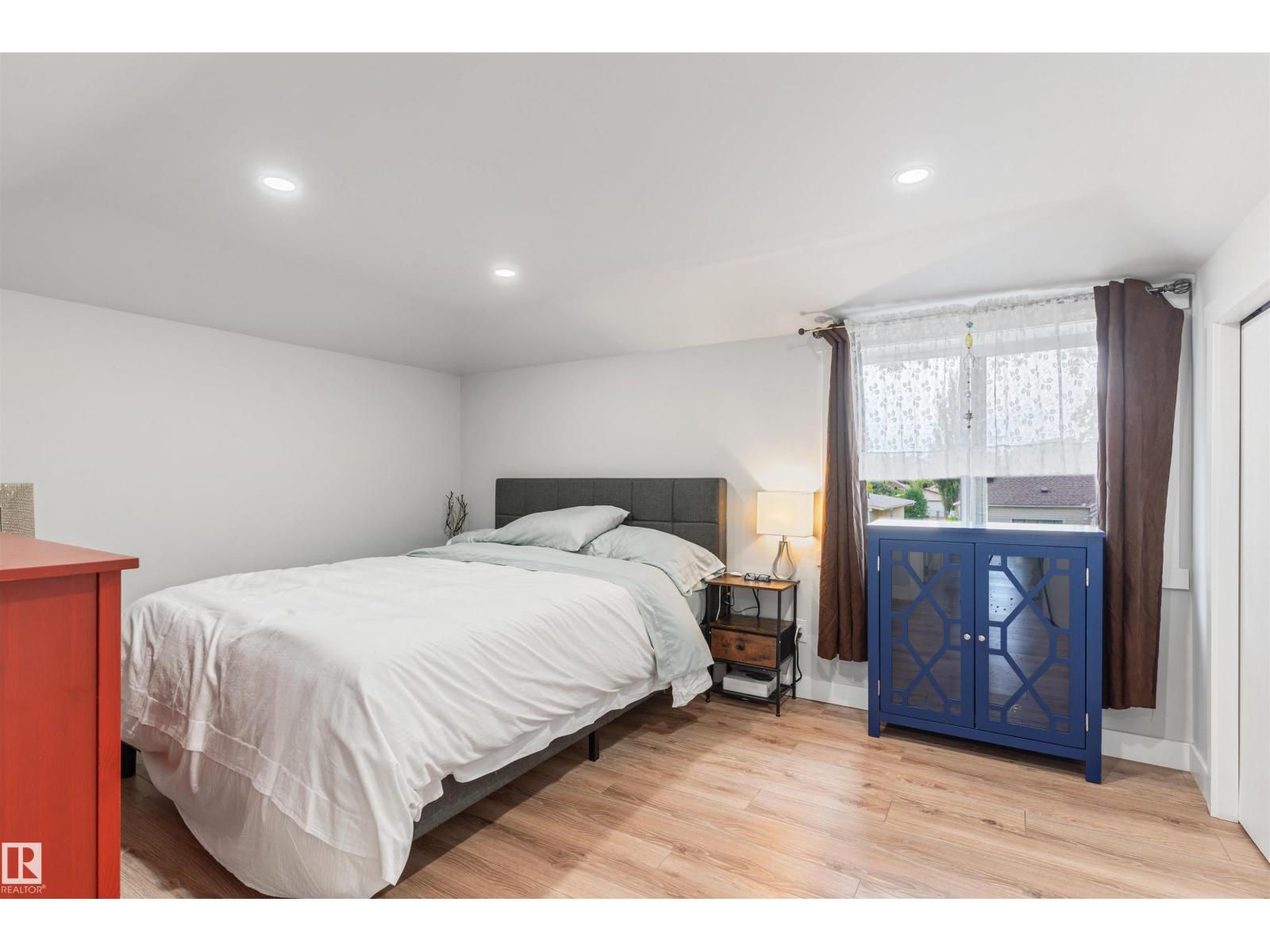 5019 49 ST - Image 23