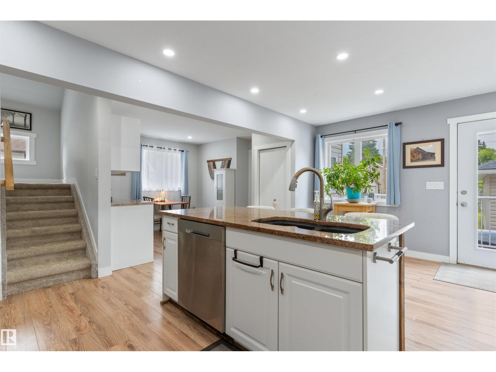 5019 49 ST - 11