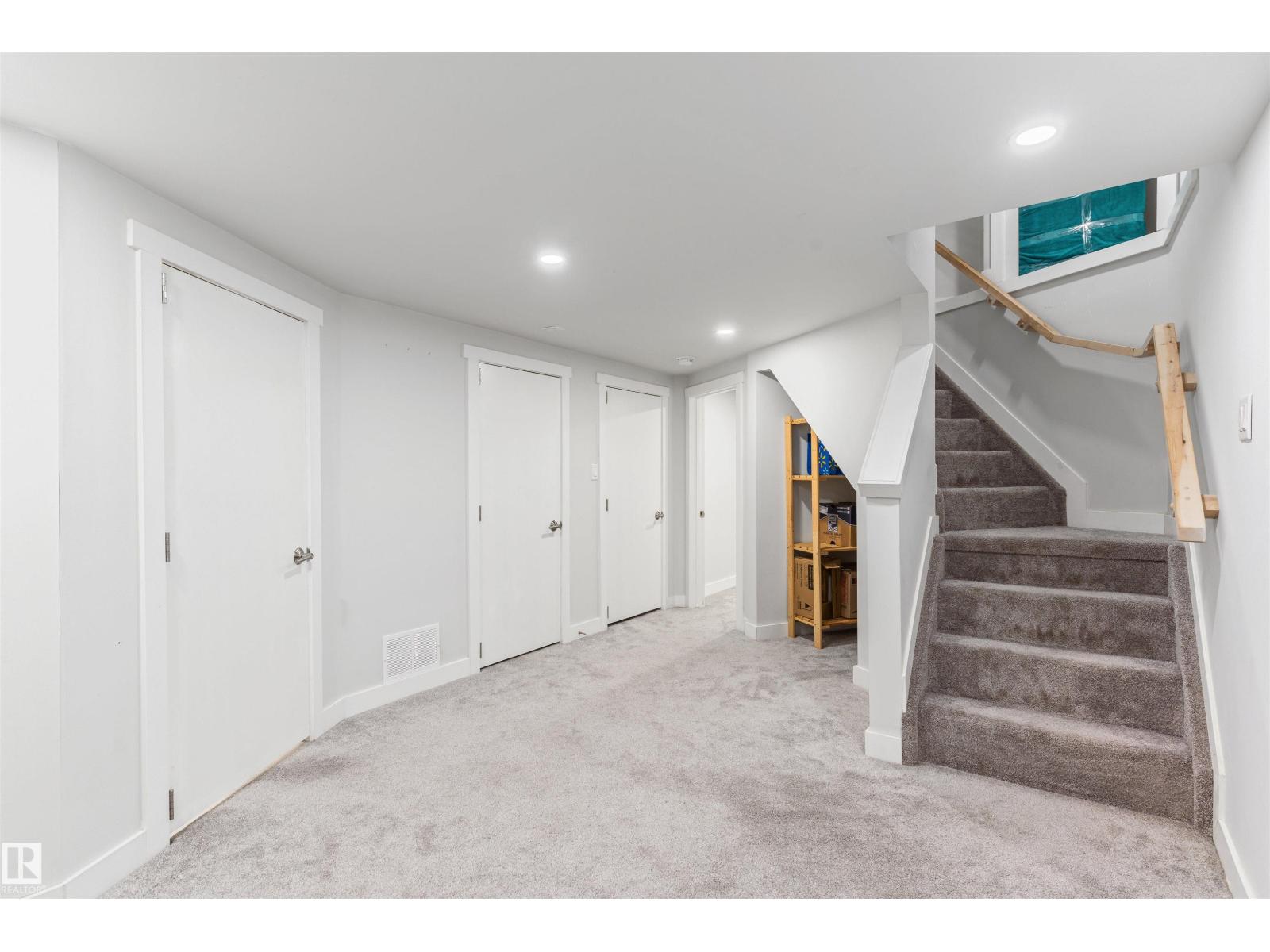 5019 49 ST - 26