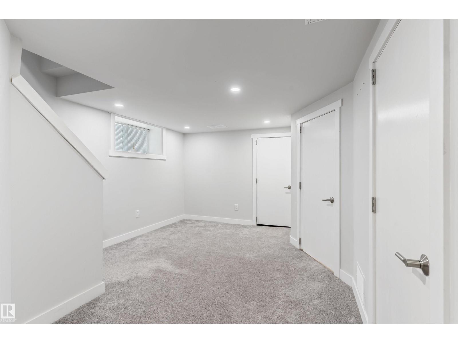 5019 49 ST - 27
