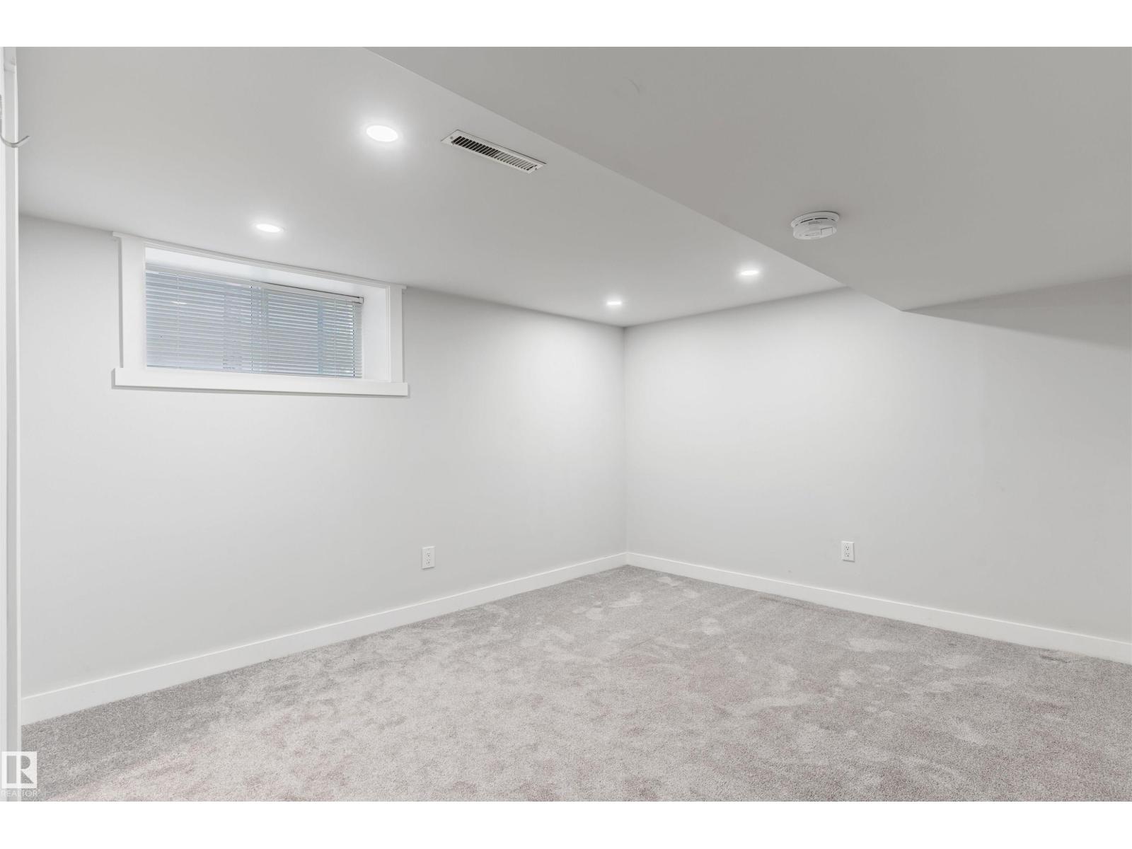 5019 49 ST - 28