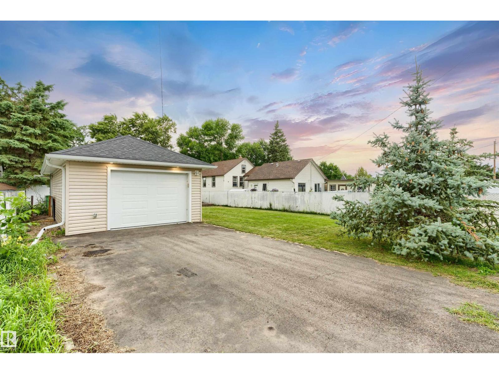5019 49 ST - 45