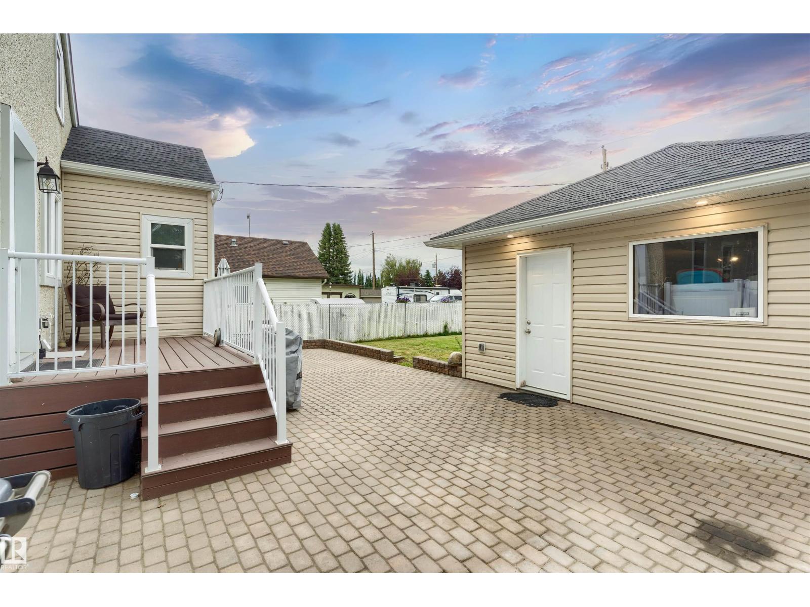 5019 49 ST - 37