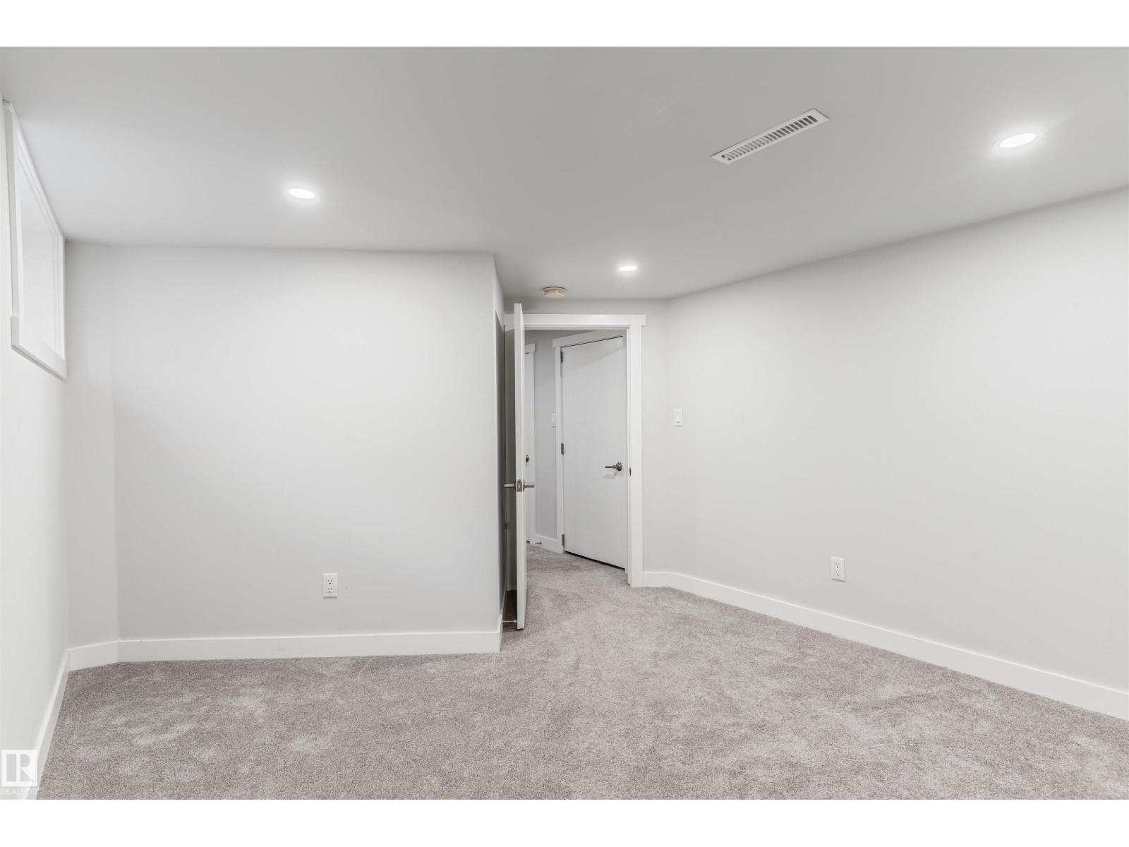 5019 49 ST - Image 36
