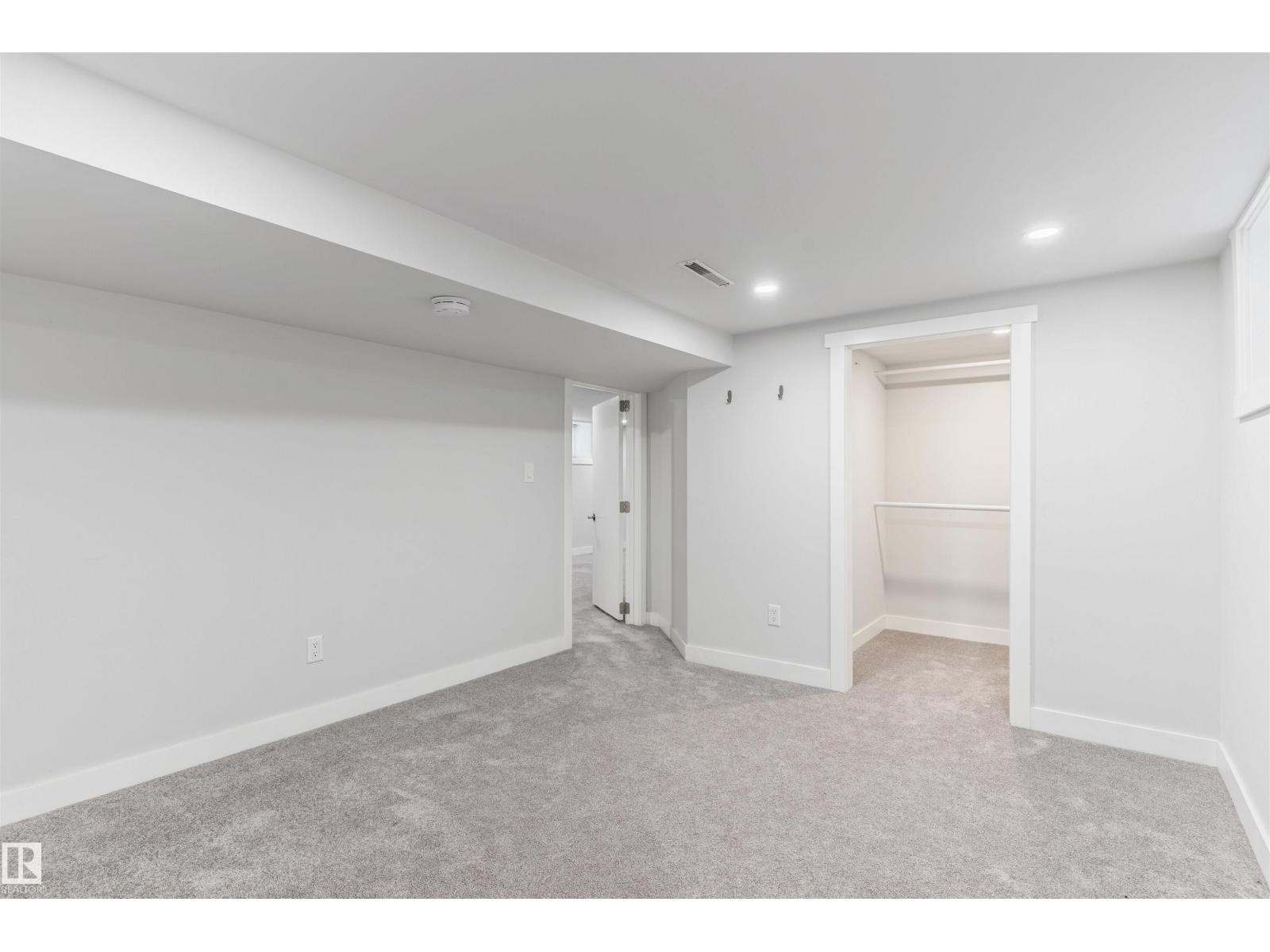 5019 49 ST - 29