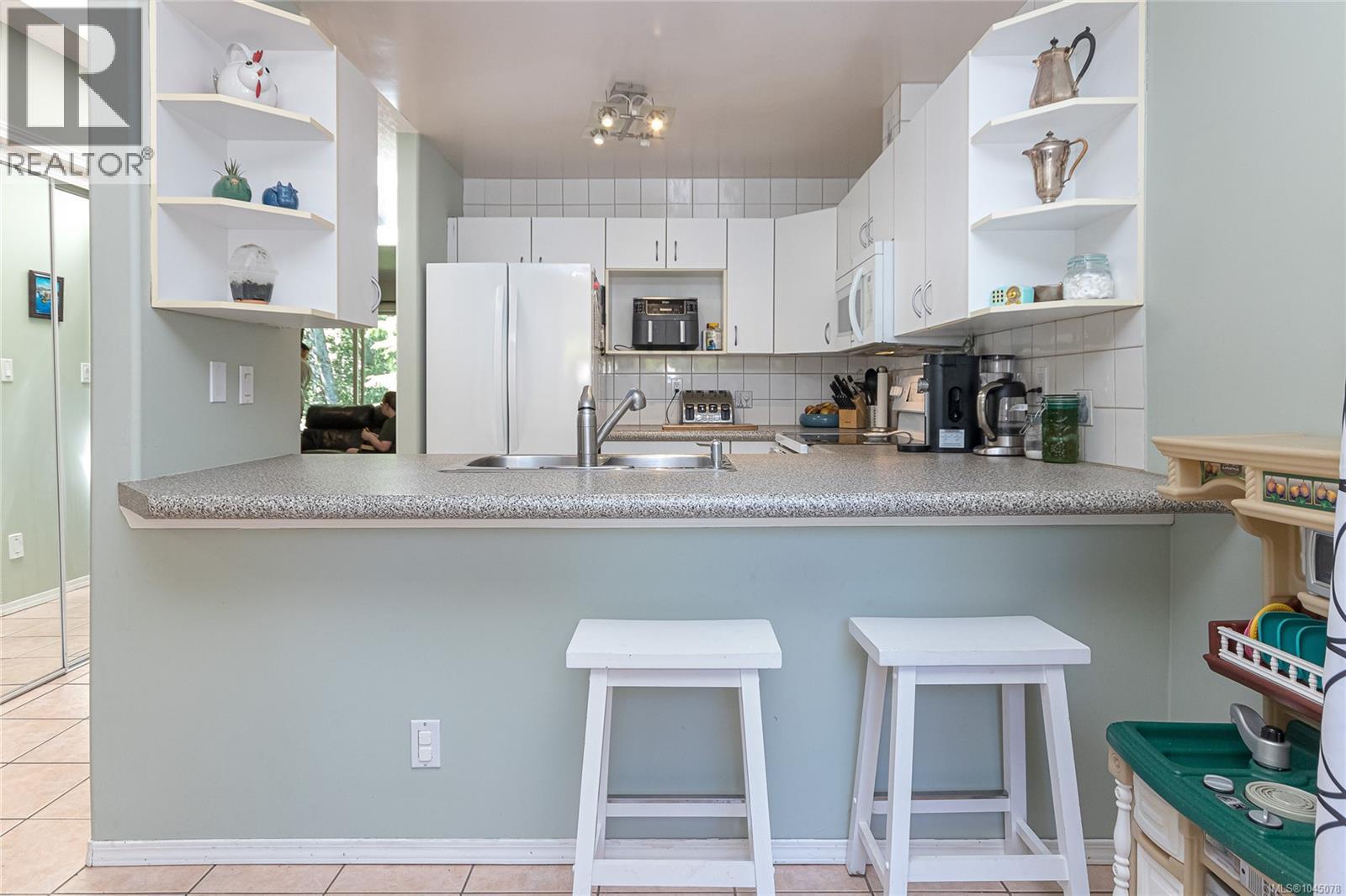 #14 2190 Drennan St - 16