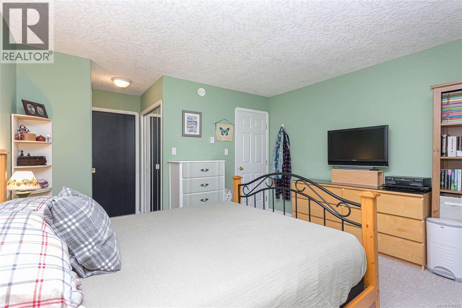 #14 2190 Drennan St - 24