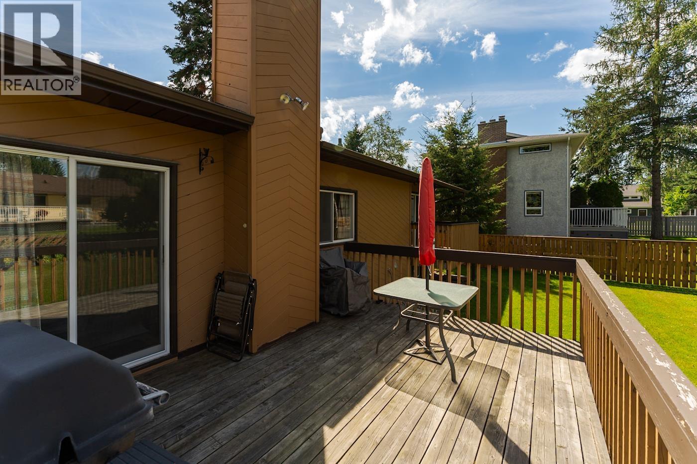 2715 WILDWOOD CRESCENT - 6