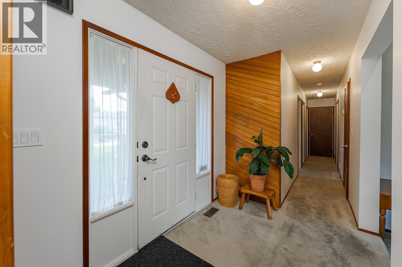 Photo 9 of 40 — 2715 WILDWOOD CRESCENT · Prince George, BC