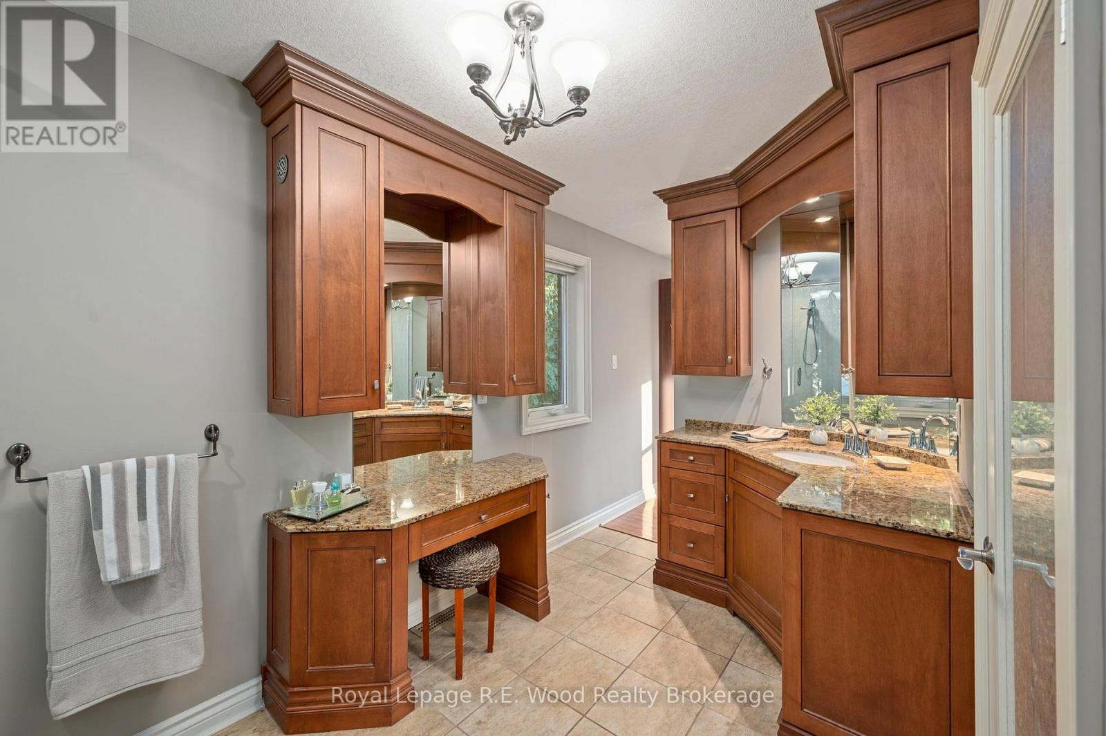 4 bedroom Single Family interior view, 7335 Pack Road, London South (South V), Ontario