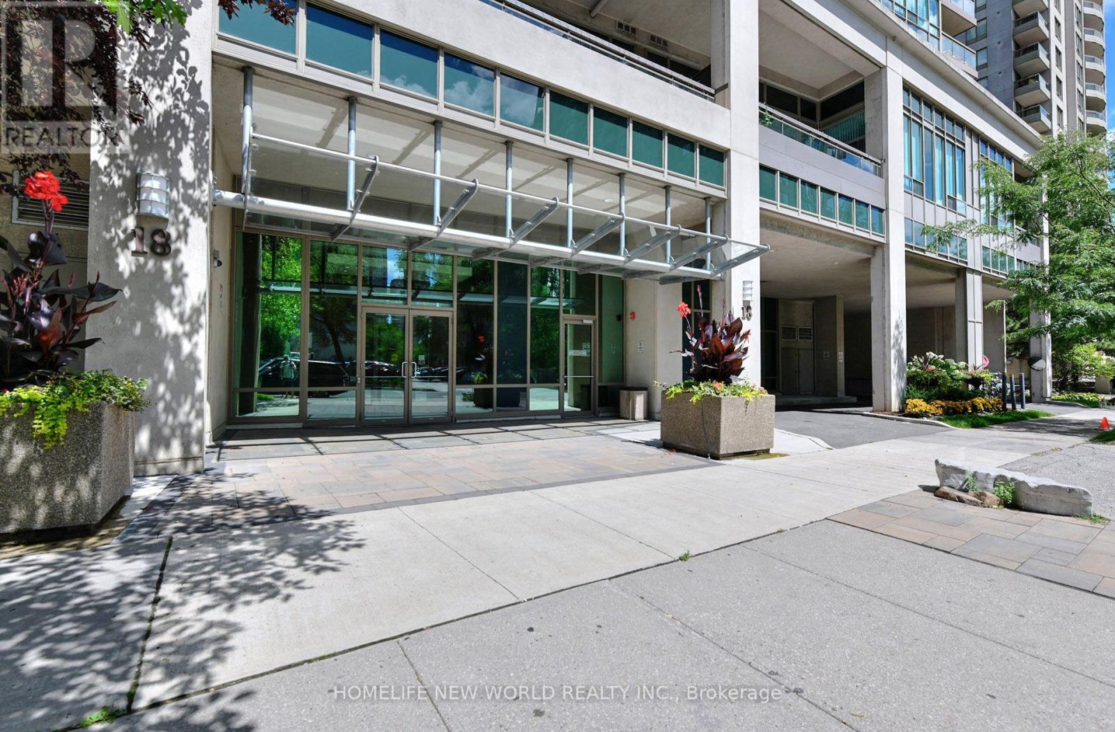 #811 18 PARKVIEW AVENUE - 2