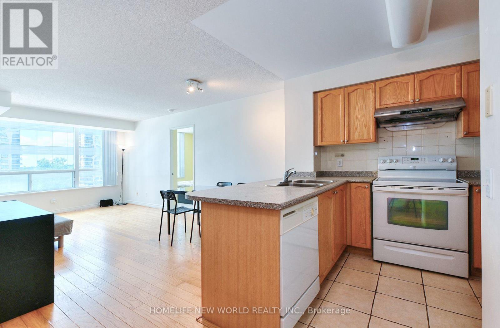 #811 18 PARKVIEW AVENUE - 5