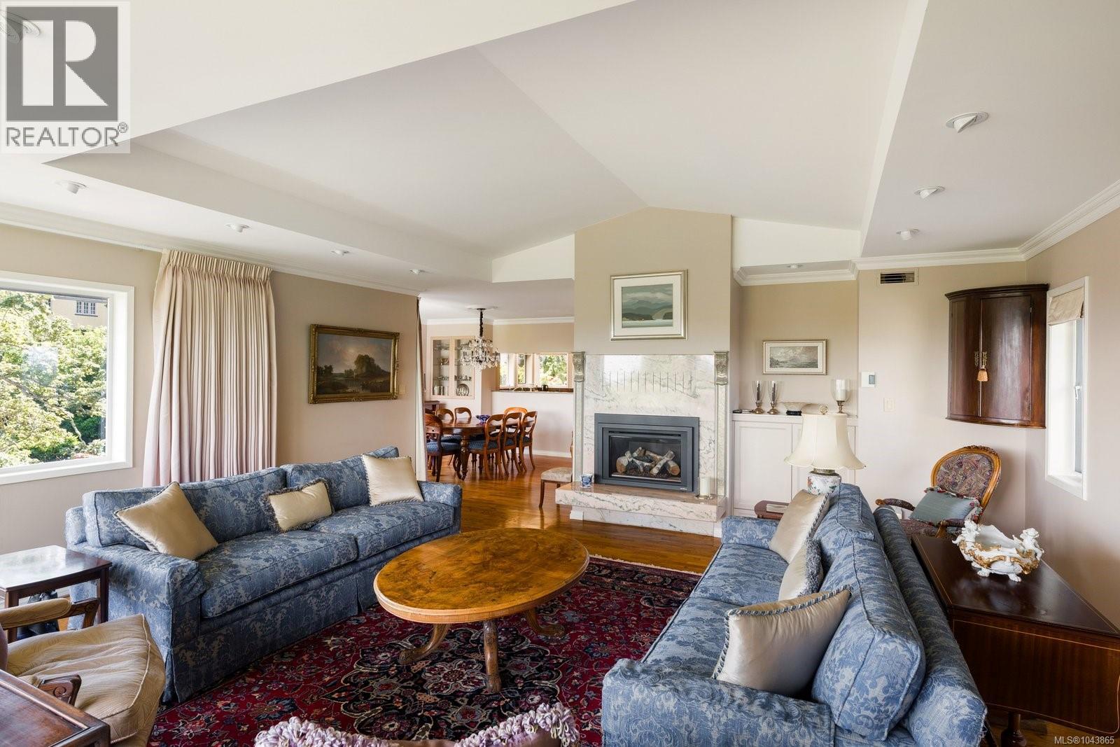  3656 Cadboro Bay Road, Oak Bay