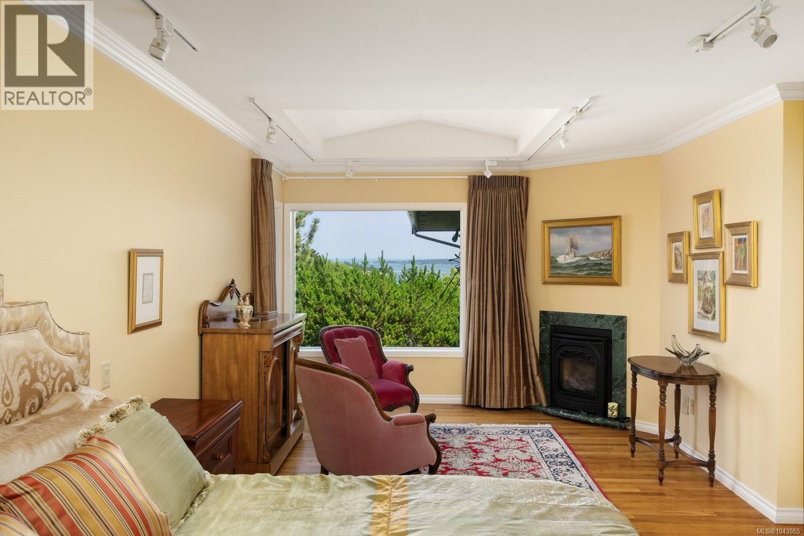  3656 Cadboro Bay Road, Oak Bay