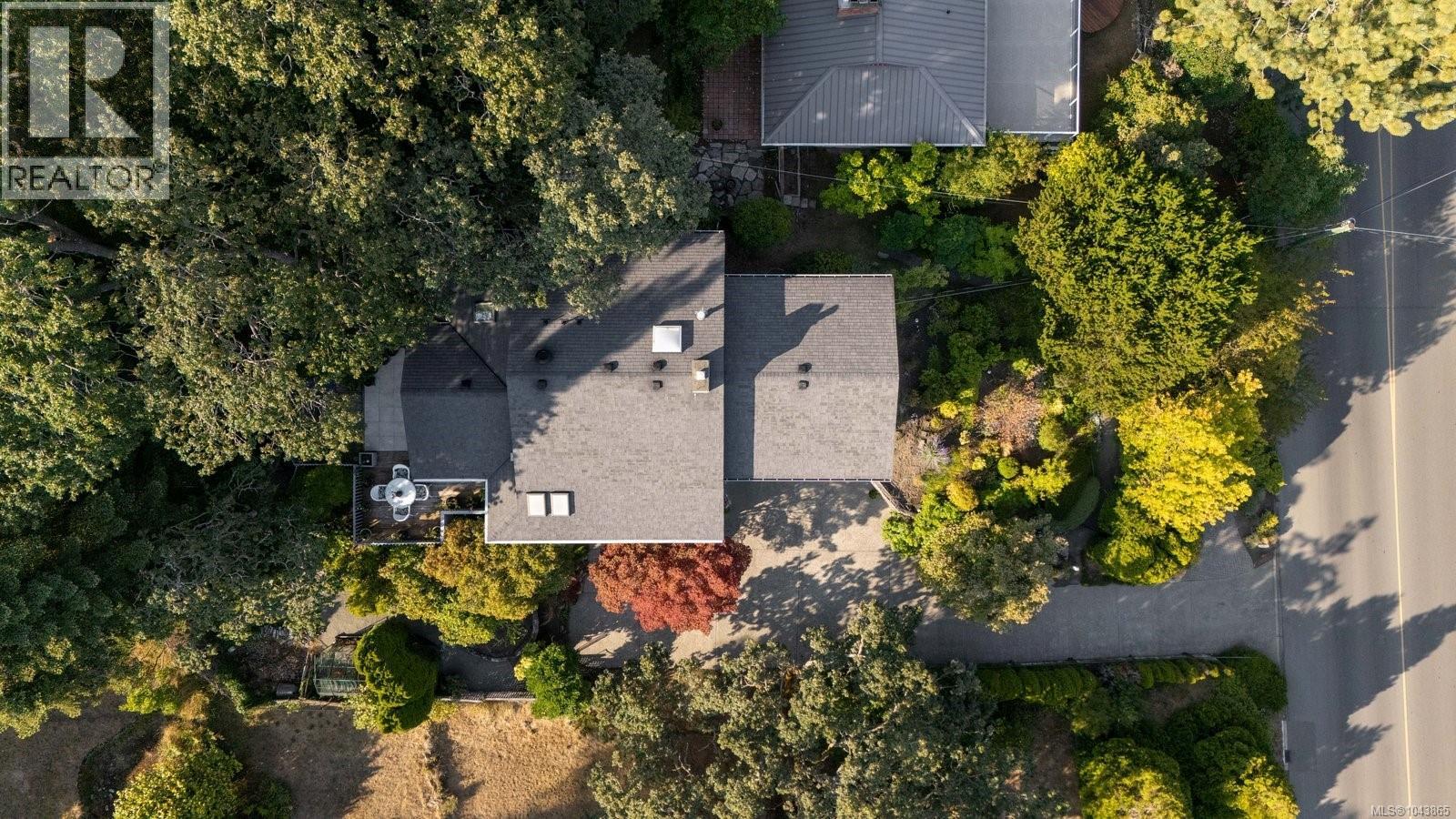  3656 Cadboro Bay Road, Oak Bay