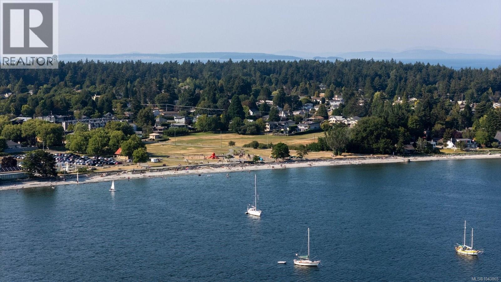  3656 Cadboro Bay Road, Oak Bay