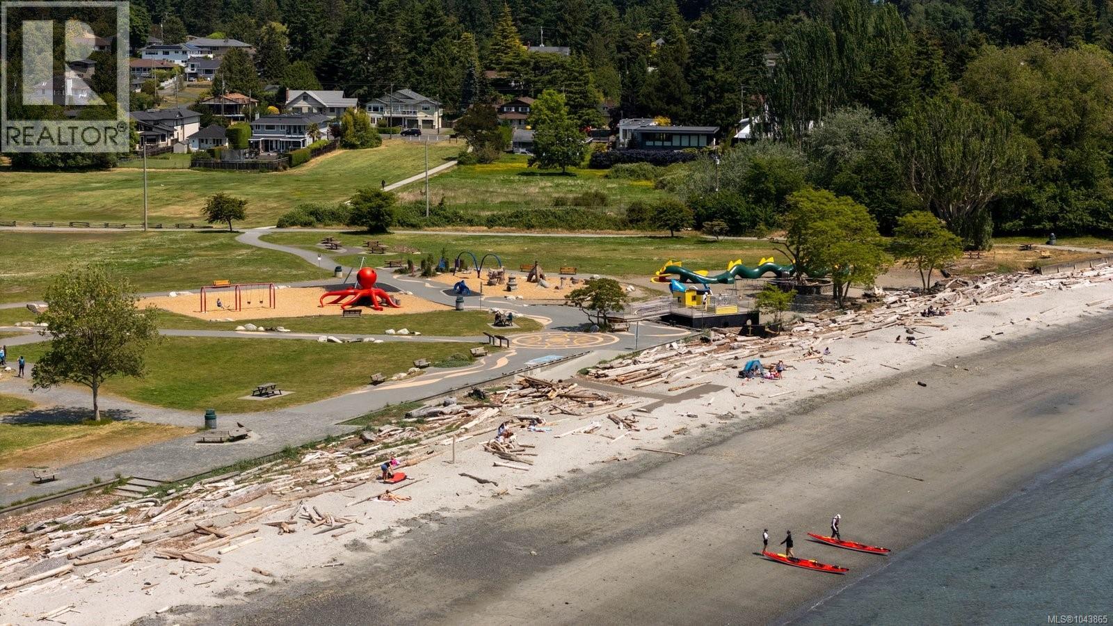  3656 Cadboro Bay Road, Oak Bay