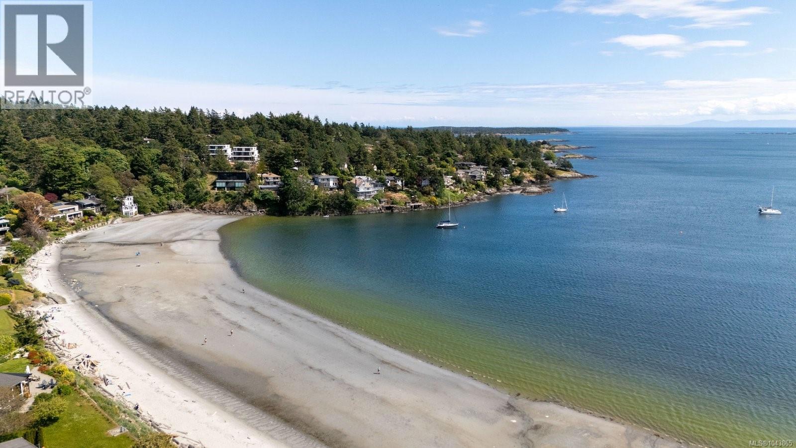  3656 Cadboro Bay Road, Oak Bay