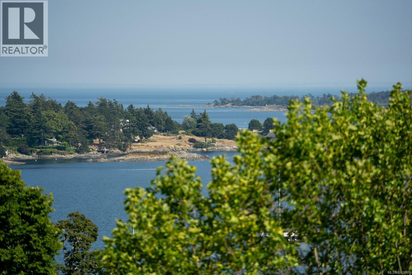  3656 Cadboro Bay Road, Oak Bay