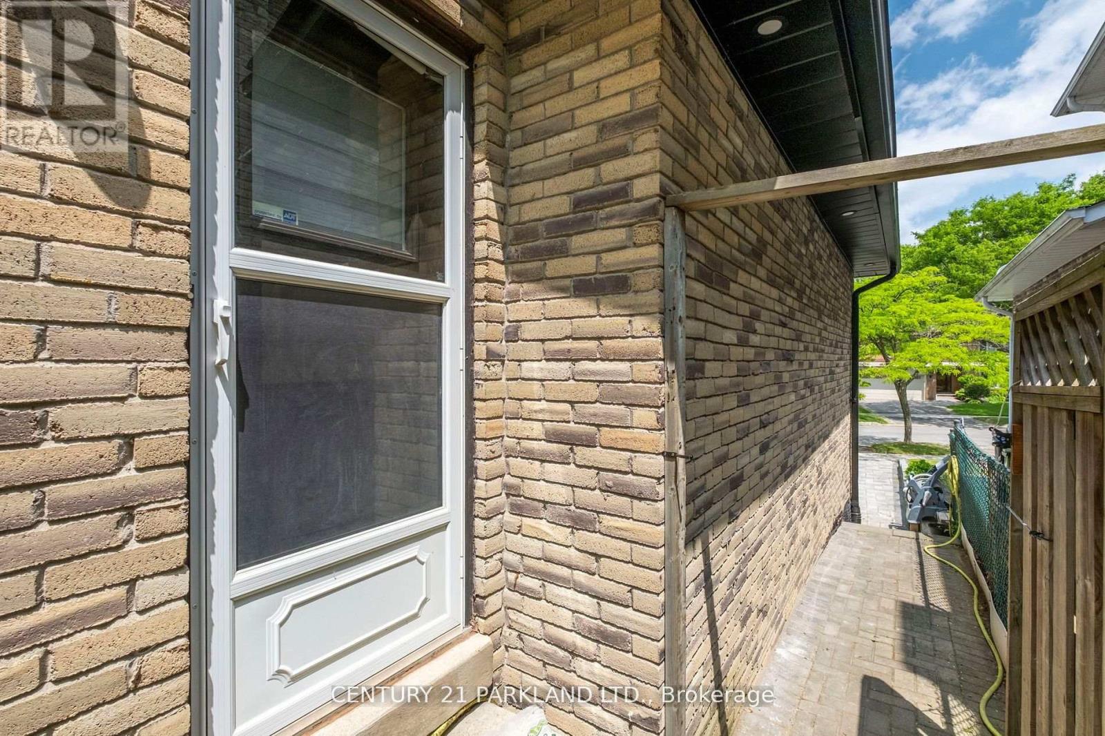 87 BONACRES AVENUE - 21