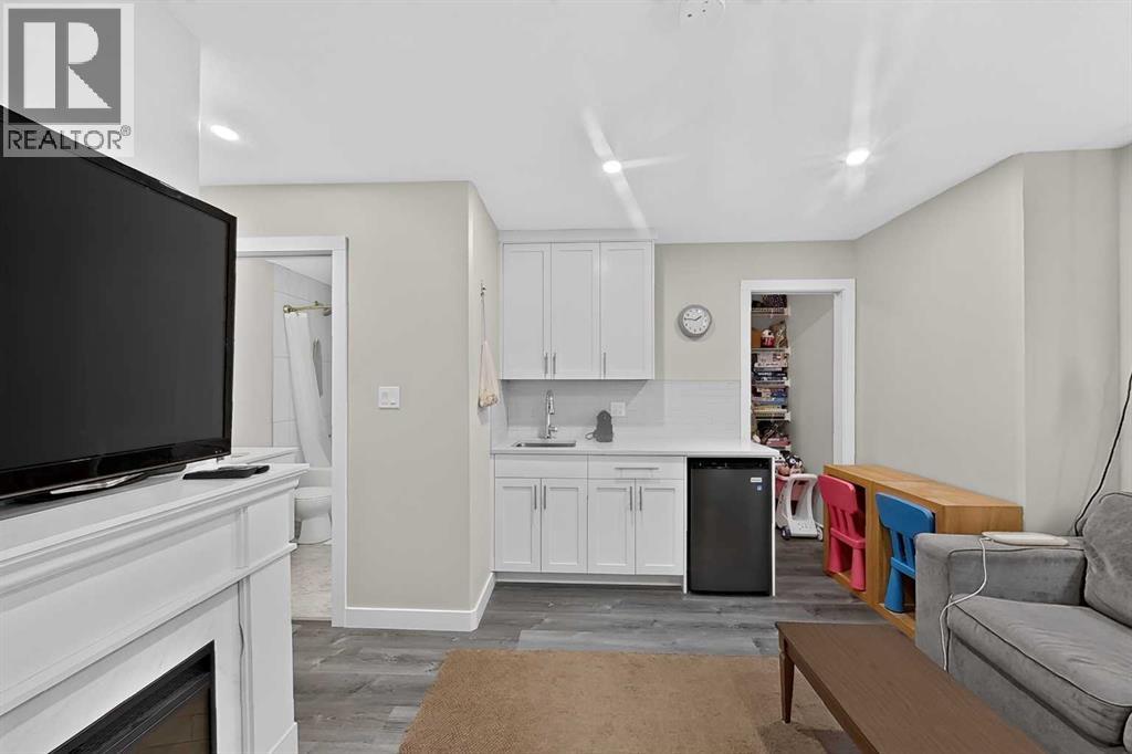 #4 83 aquitania Circle W - Image 29