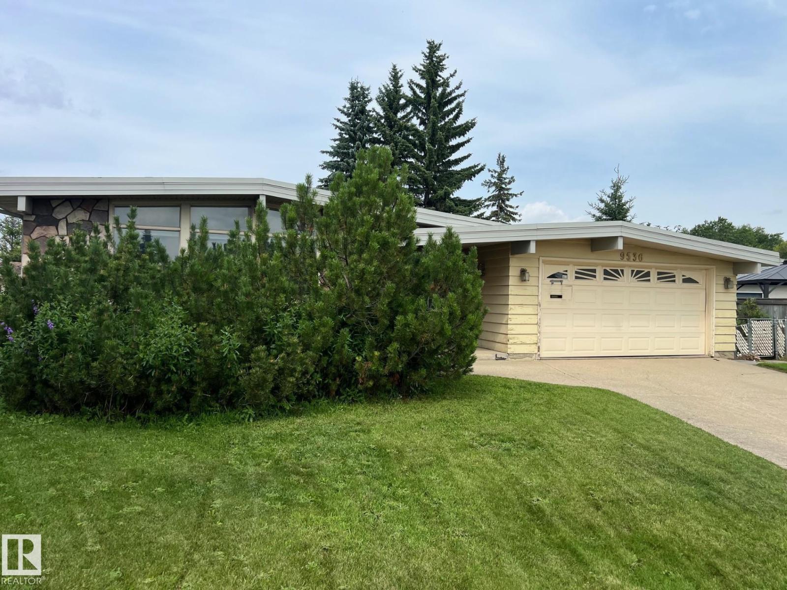 9536 151 AV NW - 7
