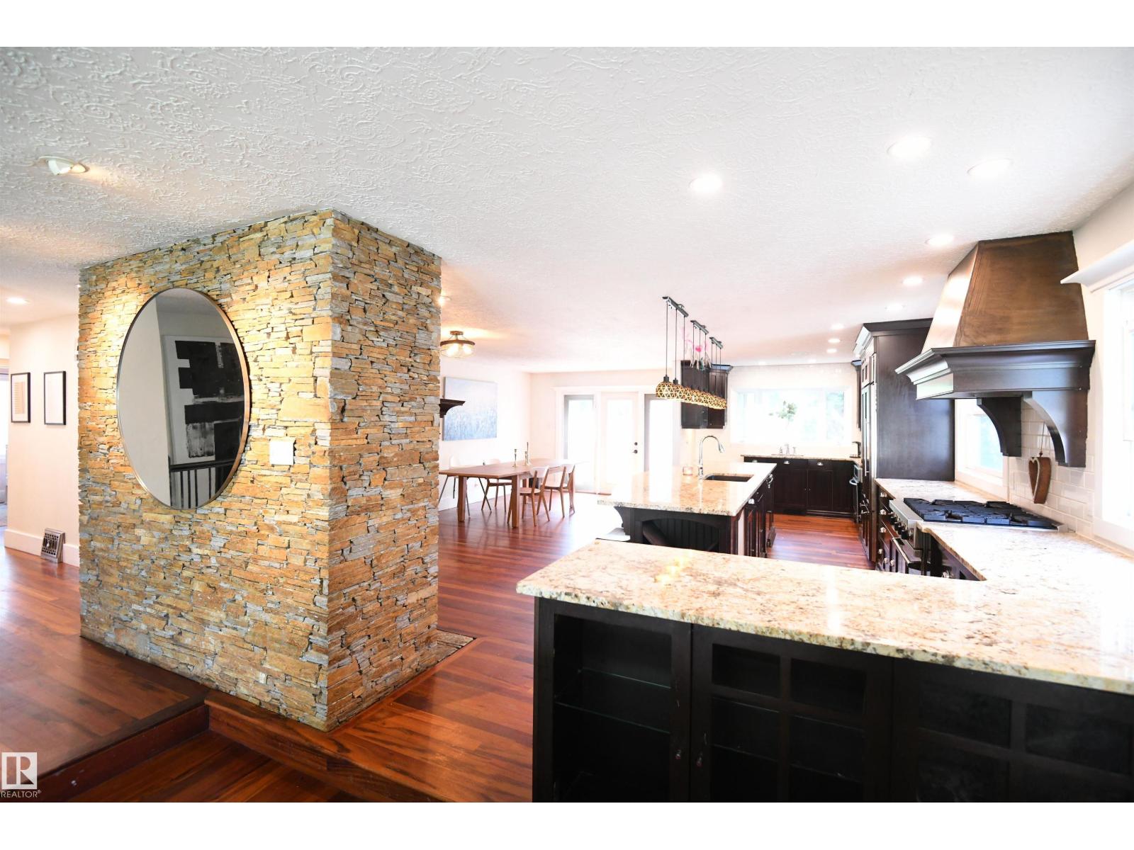 572 LESSARD DR NW - 14