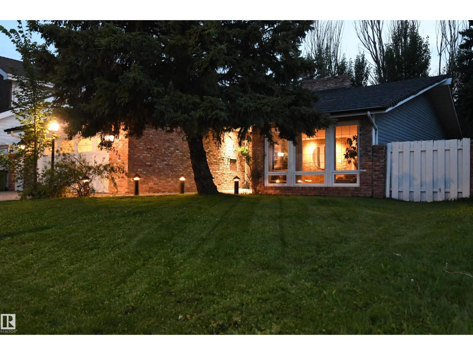 572 LESSARD DR NW - 40
