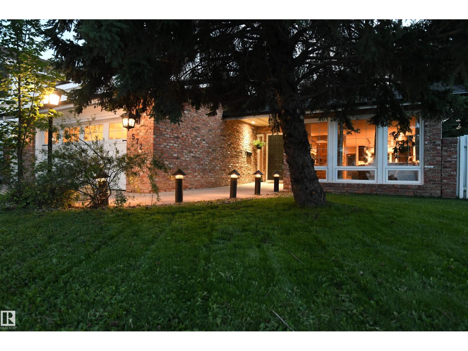 572 LESSARD DR NW - 38