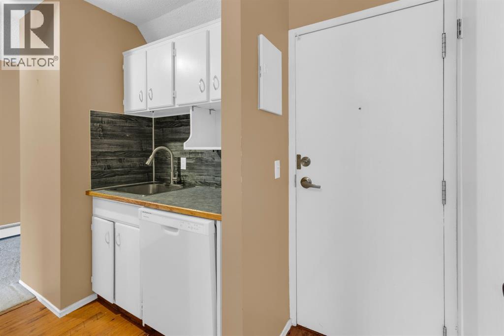 #3204 4001C 49 Street NW - Image 8