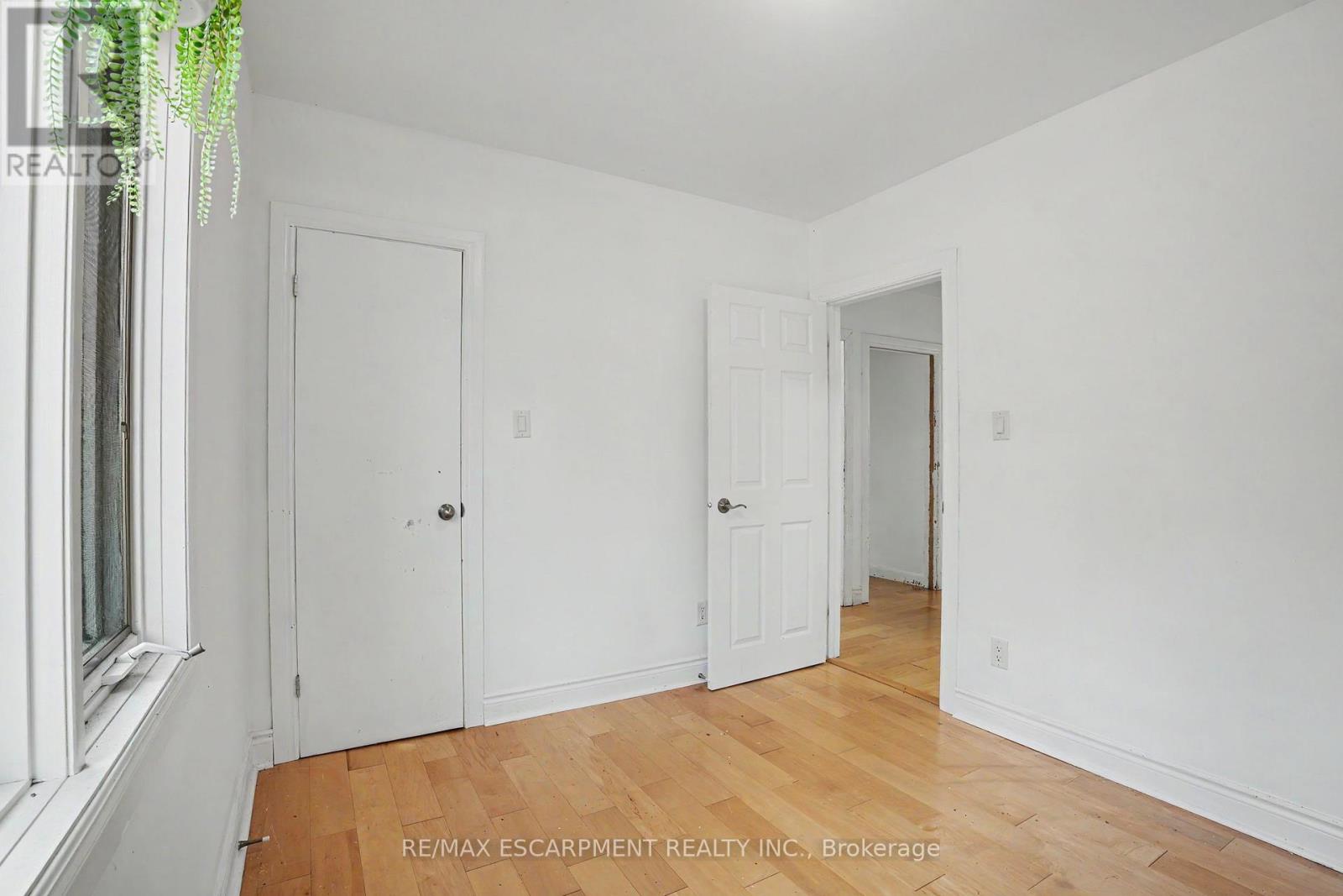100 HARDALE CRESCENT - 19