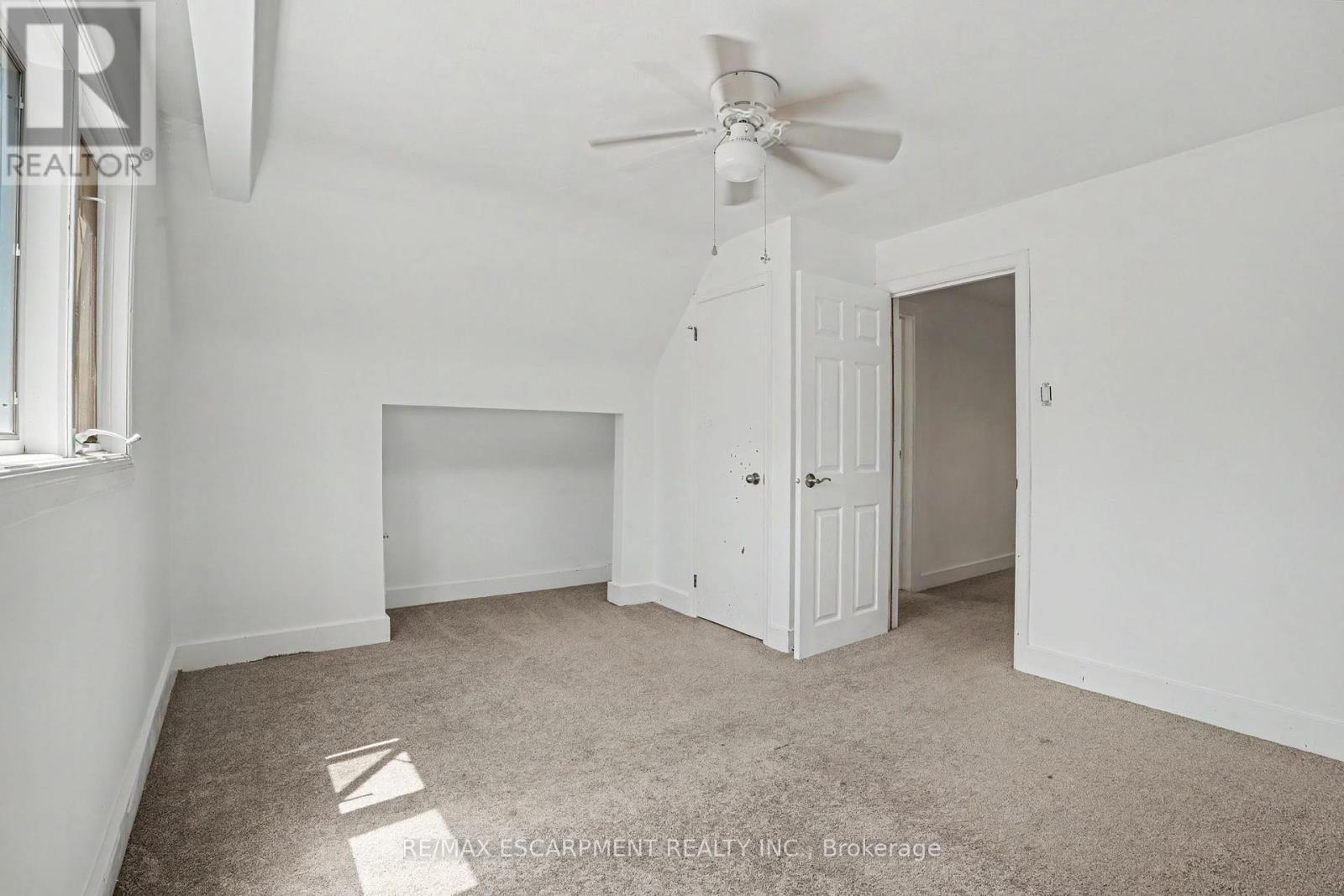 100 HARDALE CRESCENT - 23