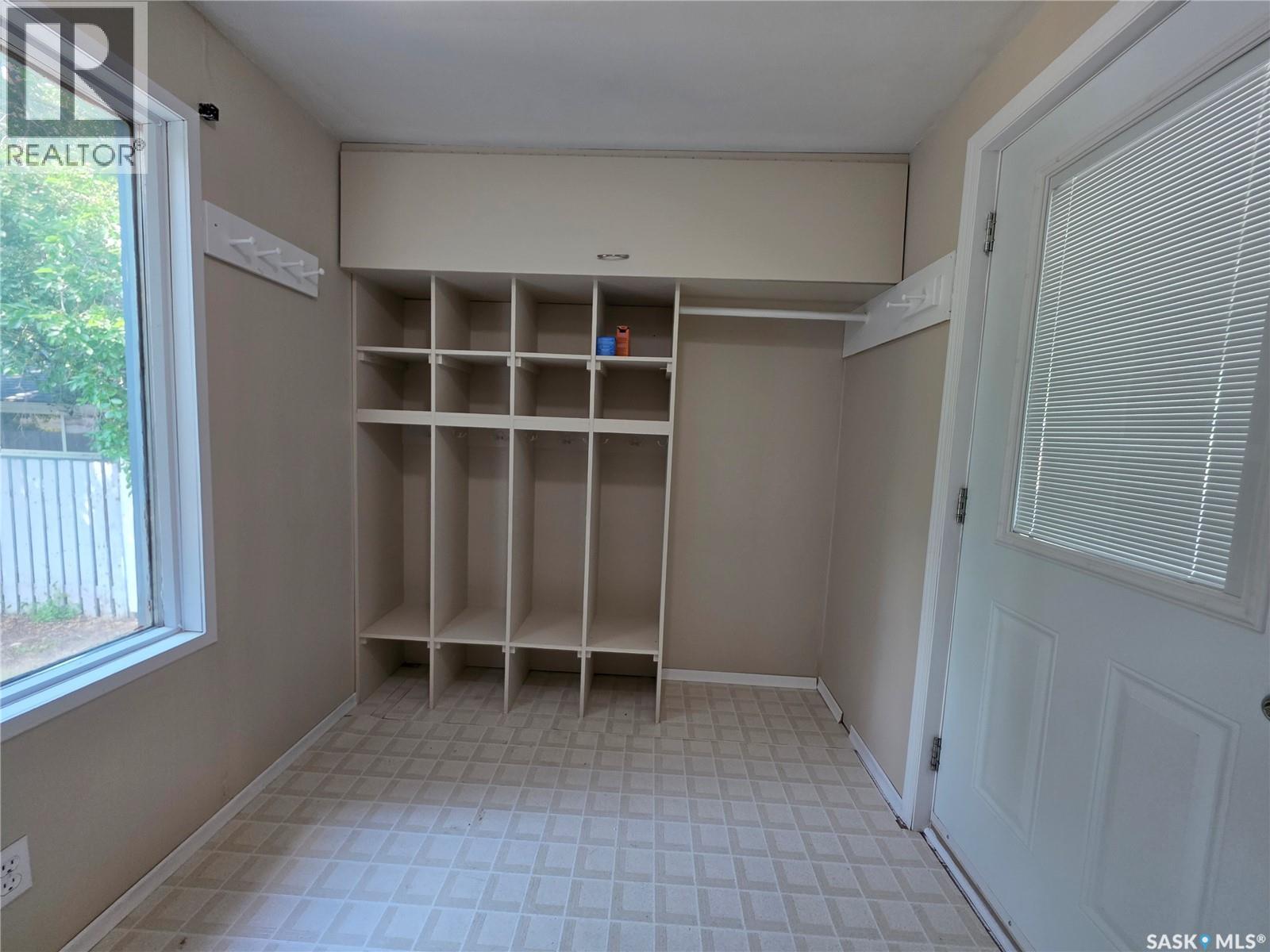 1119 Chaplin STREET E - 2