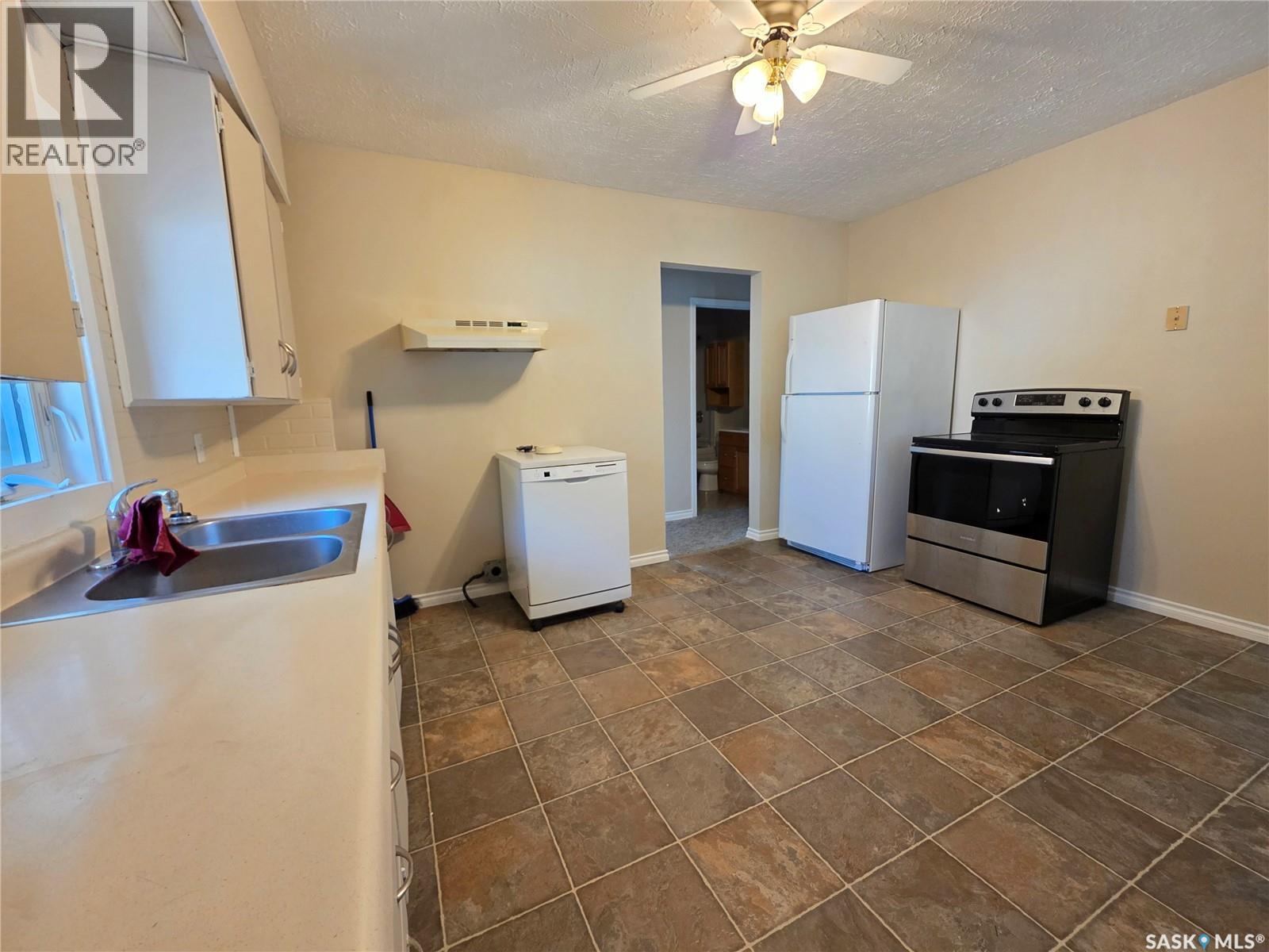 1119 Chaplin STREET E - Image 3