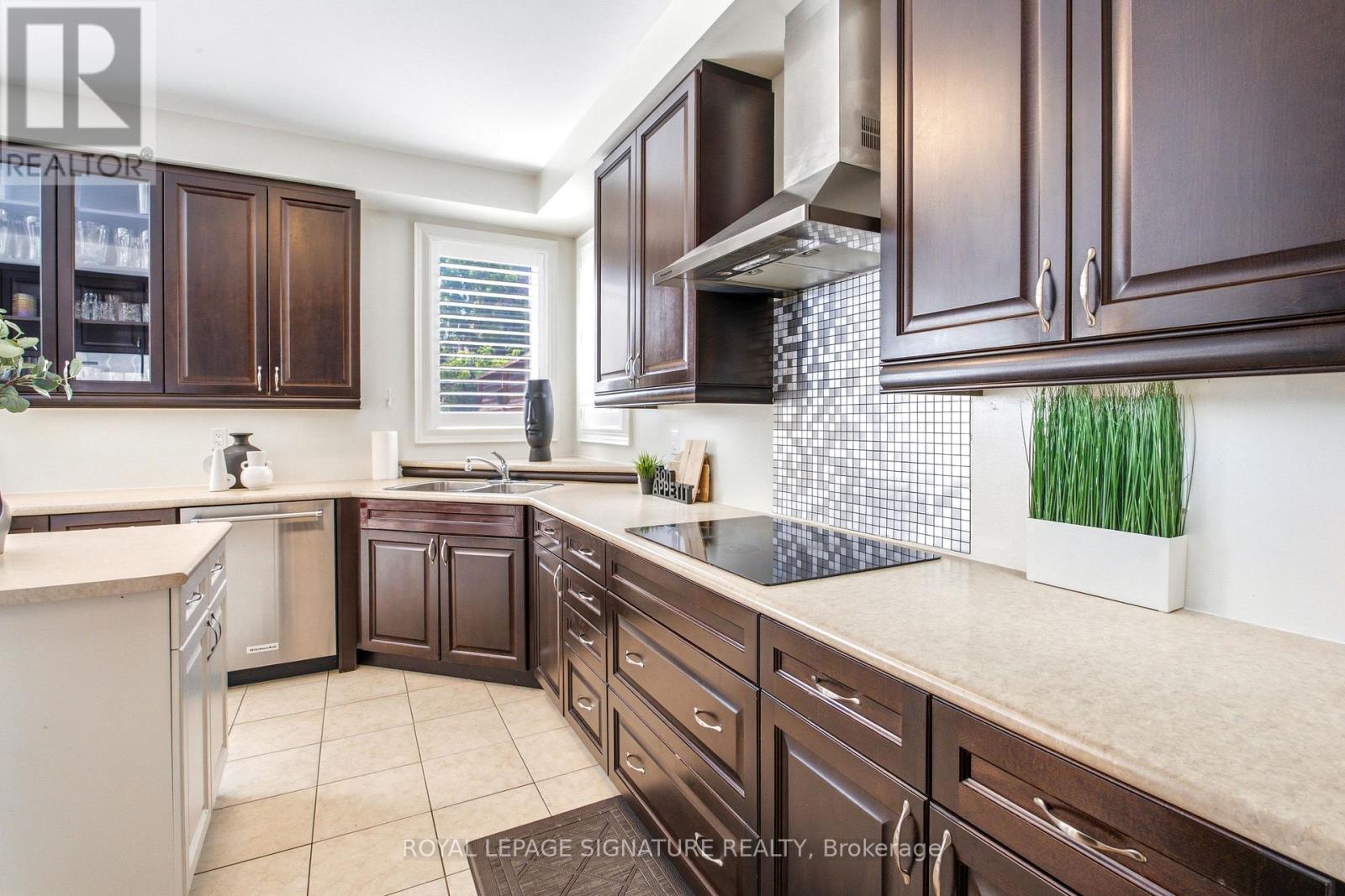 22 NORTHCASTLE CRESCENT - 14