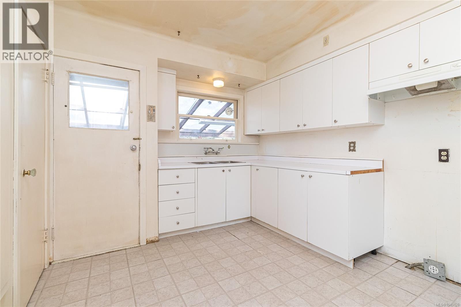3033 Carroll St - 14