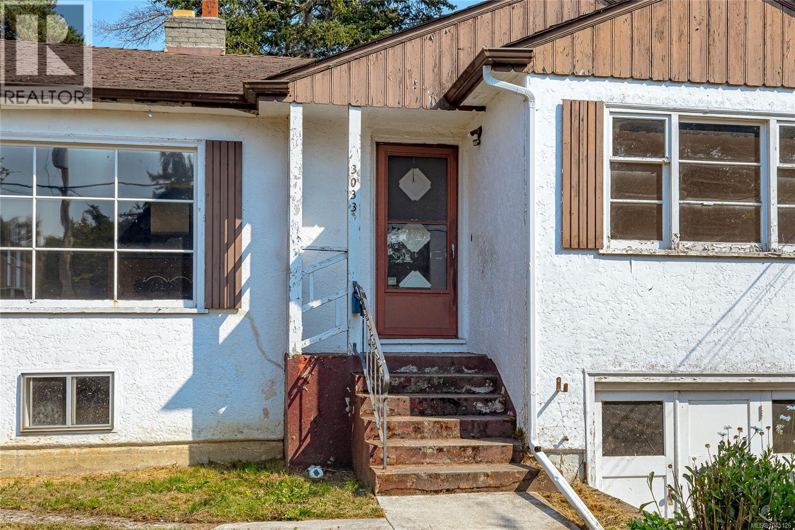 3033 Carroll St - 3