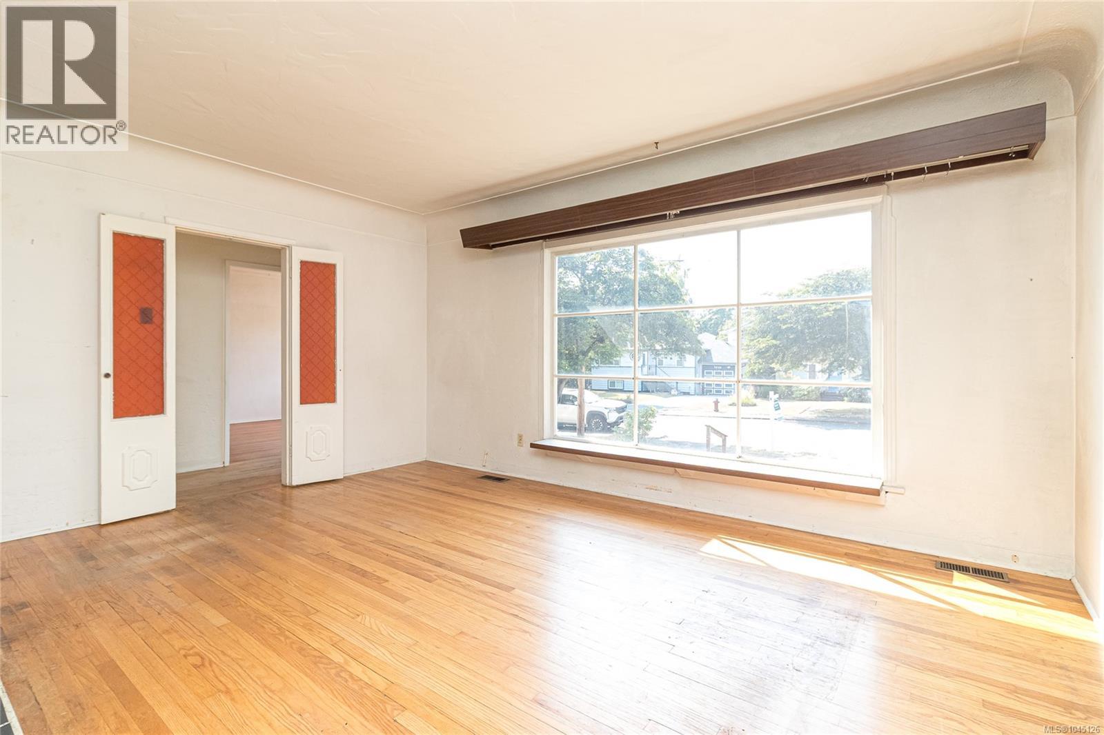 3033 Carroll St - Image 7