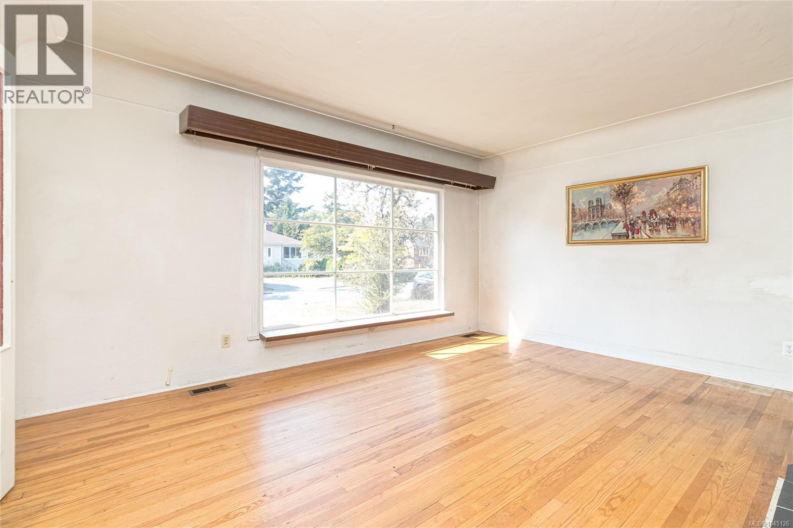3033 Carroll St - Image 8