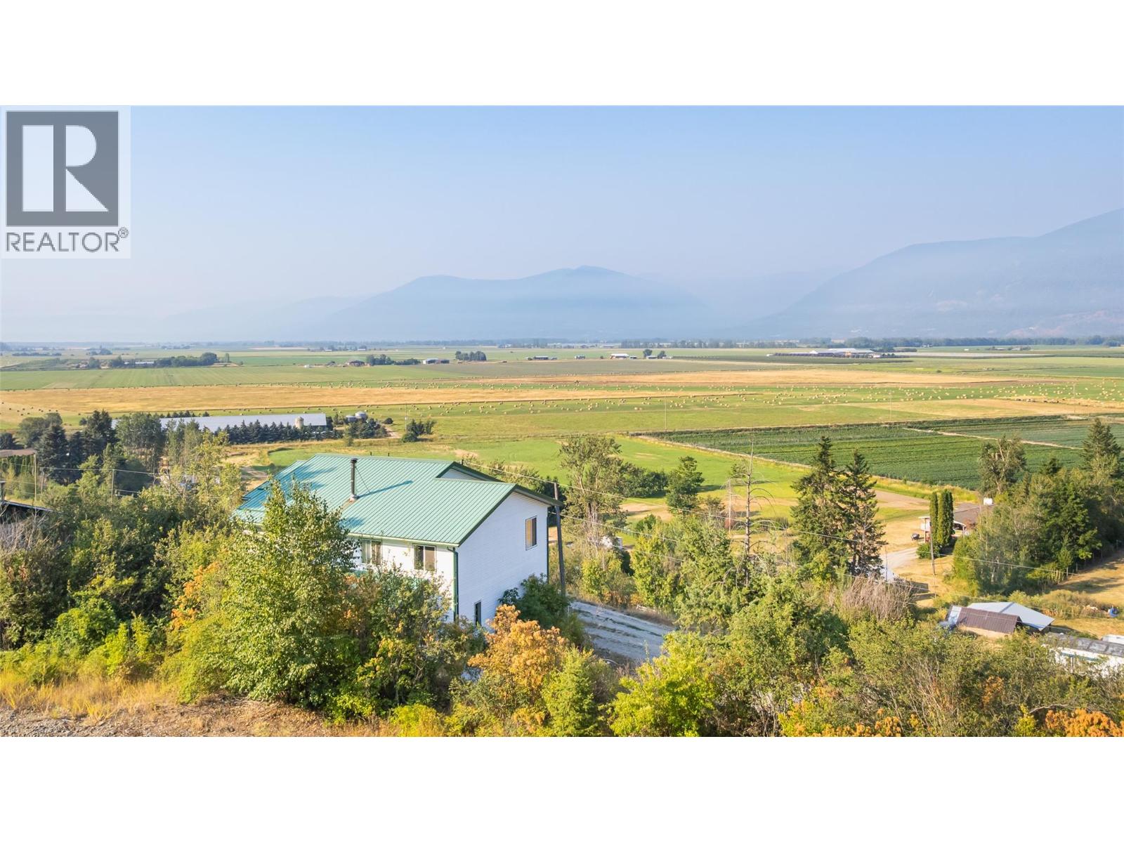 4840 Lower Wynndel Road - 4