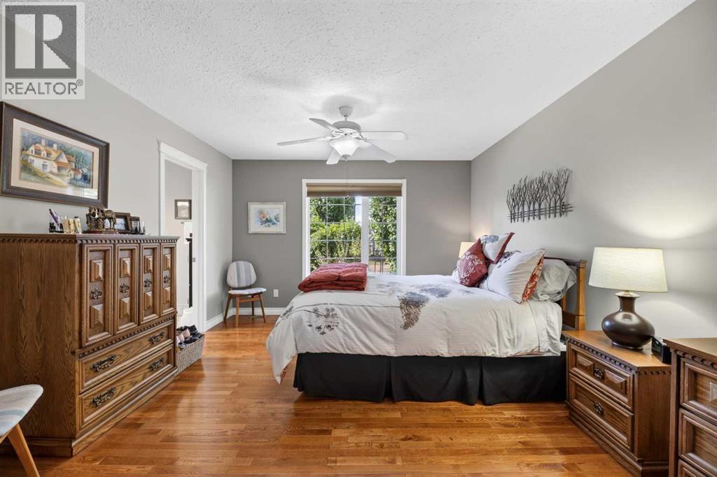 223 10 Avenue NE - Image 13