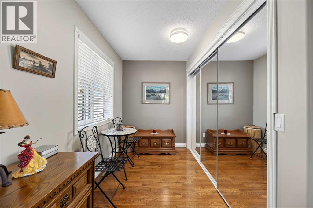 223 10 Avenue NE - Image 14
